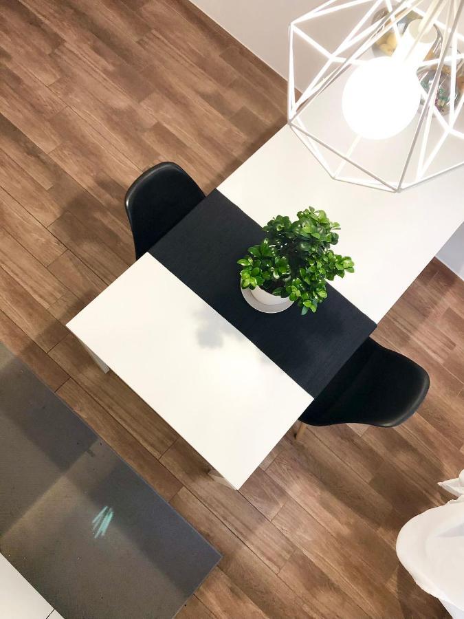 Italien Chic, Camera Con Bagni Condivisi Бари Екстериор снимка
