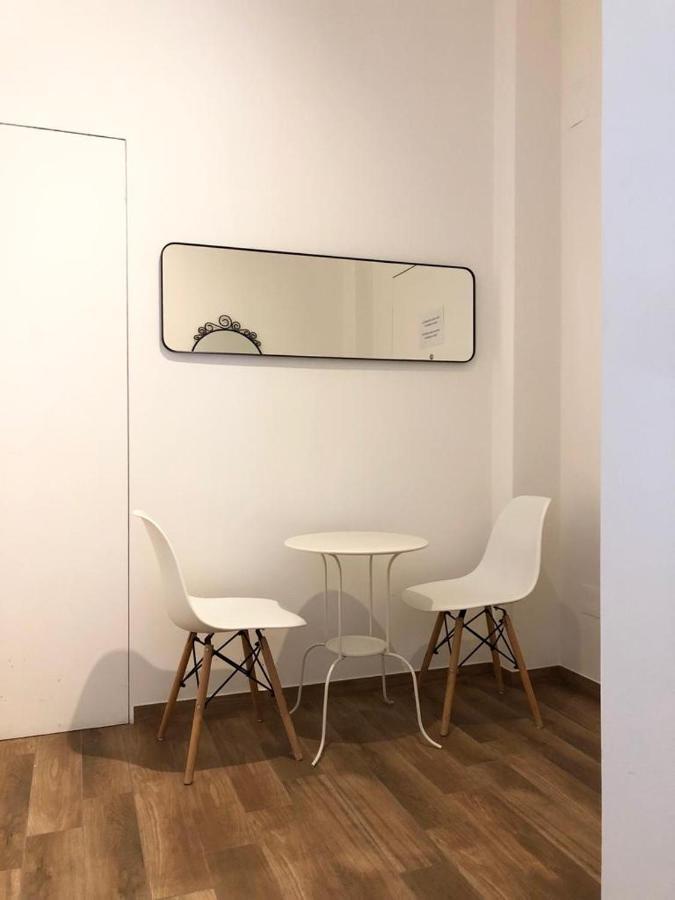 Italien Chic, Camera Con Bagni Condivisi Бари Екстериор снимка