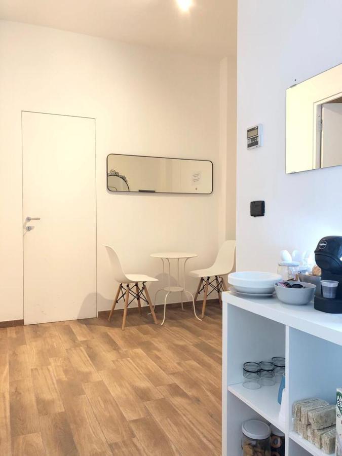 Italien Chic, Camera Con Bagni Condivisi Бари Екстериор снимка